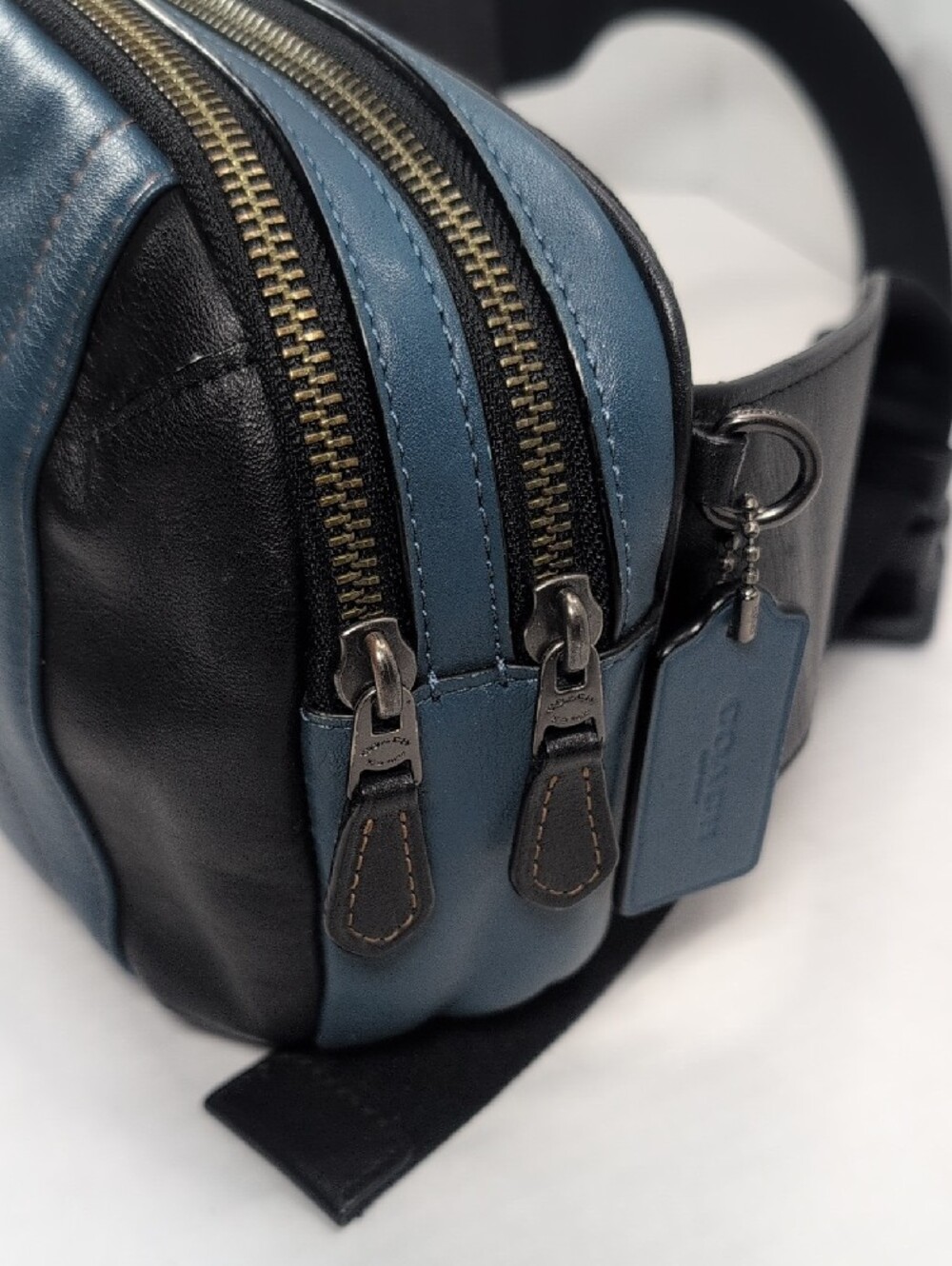 Coach Leather Graham Utility Pack Style F37594 Blue and Black - Picture 4 of 13